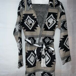 Love Ever After by Chico Geometric Patterned Black // Gray Women's Sweater Small